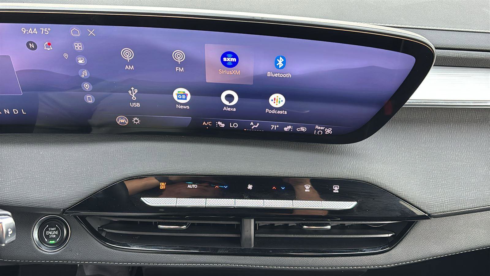 Certified 2025 Buick Enclave Preferred FWD image 32