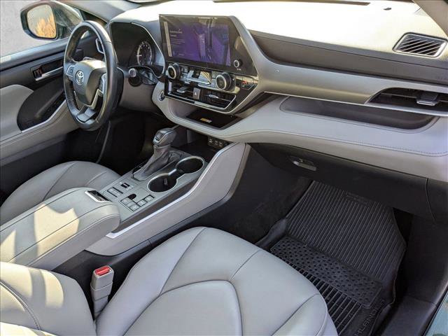 Used 2023 Toyota Highlander XLE image 22