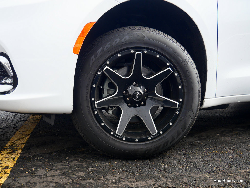 Used 2024 Chrysler Pacifica Touring image 30