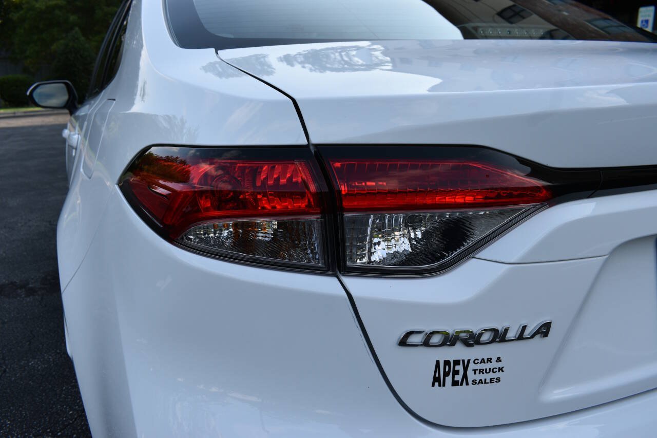 Used 2025 Toyota Corolla LE FWD image 37