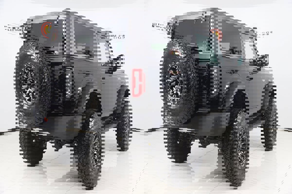 Used 2023 Ford Bronco Wildtrak image 3
