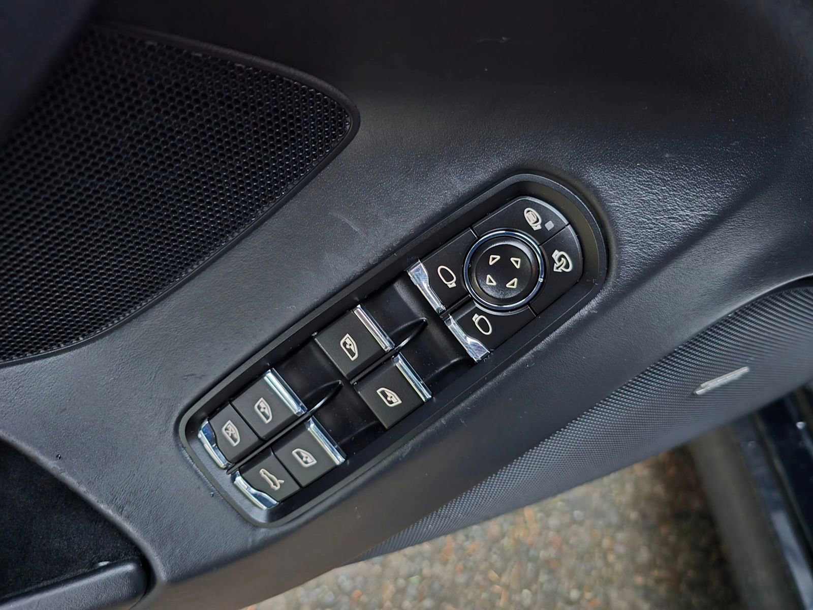 Used 2012 Porsche Panamera S image 25