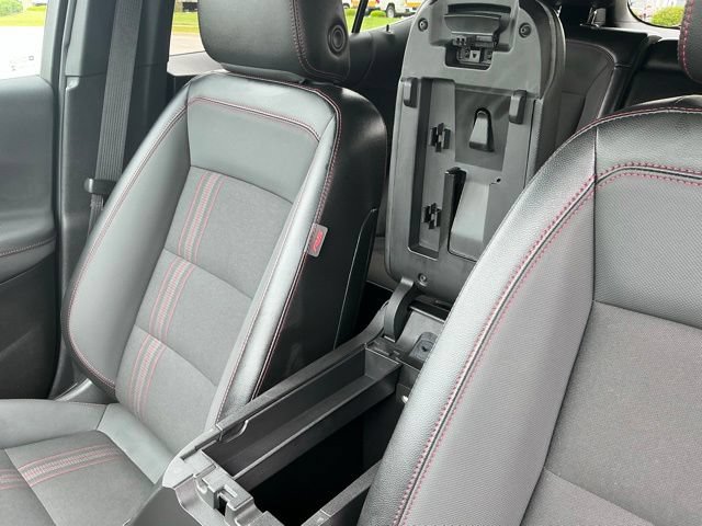 Used 2024 Chevrolet Equinox RS w/ LPO, Floor Liner Package AWD/4WD image 31