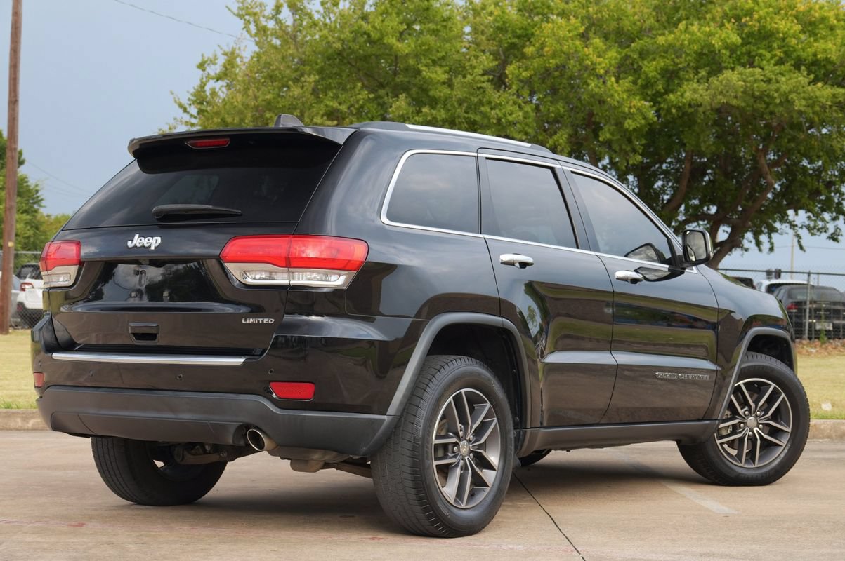 Used 2017 Jeep Grand Cherokee Limited RWD image 3