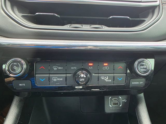 Used 2022 Jeep Compass Limited image 16