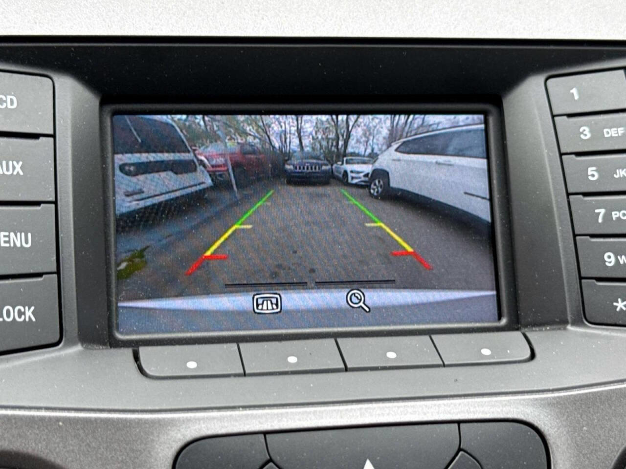 Used 2015 Ford Taurus SEL AWD/4WD image 25