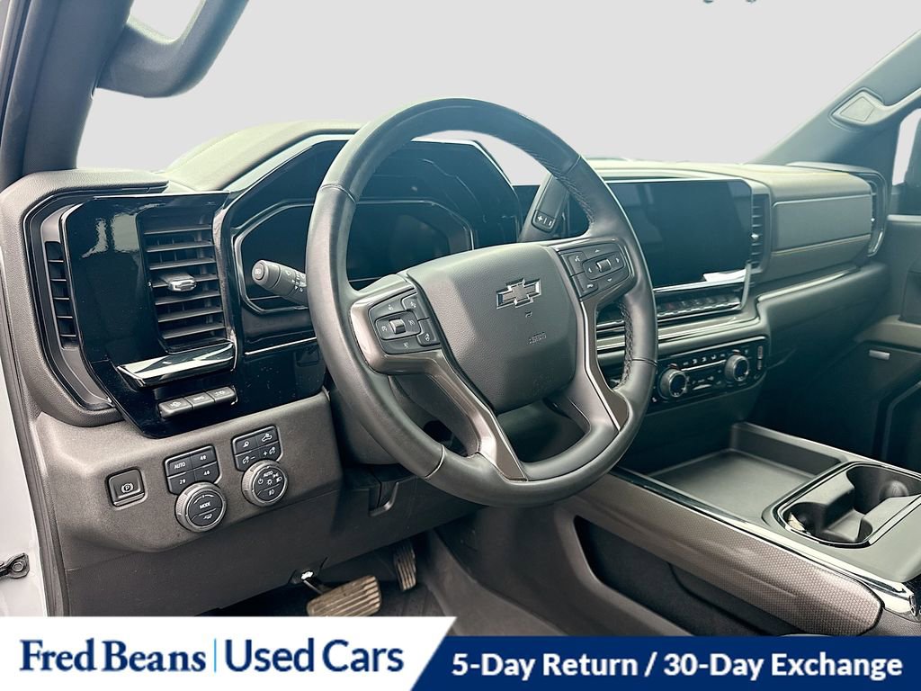 Used 2024 Chevrolet Silverado 2500 ZR2 w/ Technology Package image 11