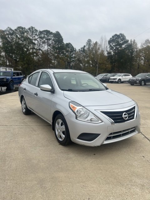 Used 2019 Nissan Versa S Plus image 3
