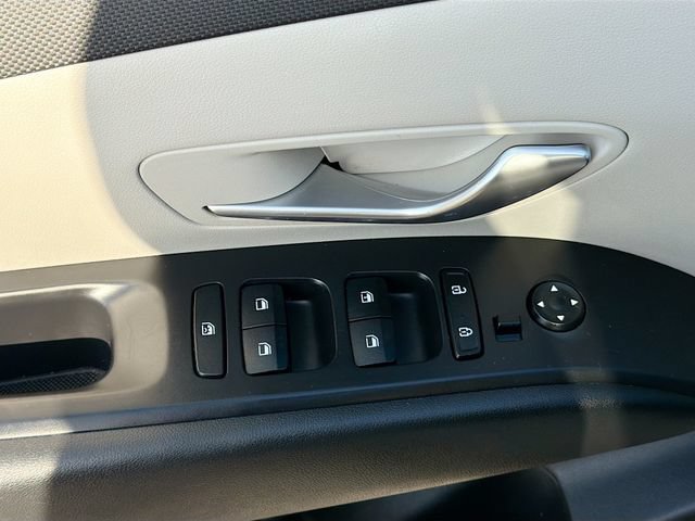 Certified 2024 Hyundai Tucson SE FWD image 16