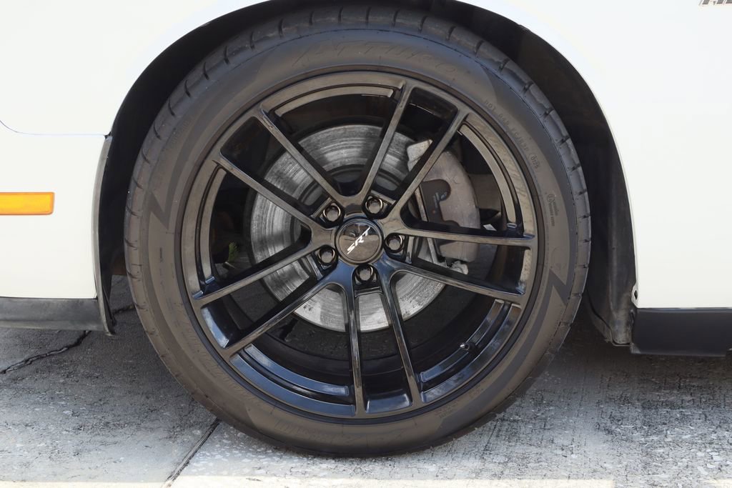 Used 2014 Dodge Challenger R/T RWD image 29