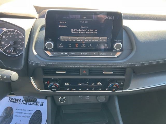 Used 2023 Nissan Rogue SV w/ SV Premium B Package image 14