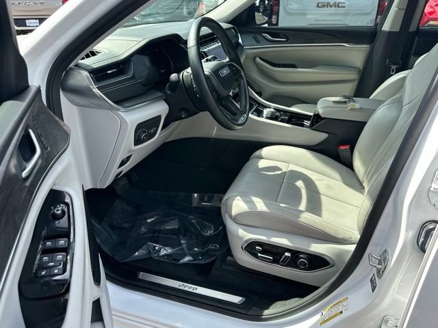 Used 2021 Jeep Grand Cherokee L Overland w/ Luxury Tech Group IV AWD/4WD image 2