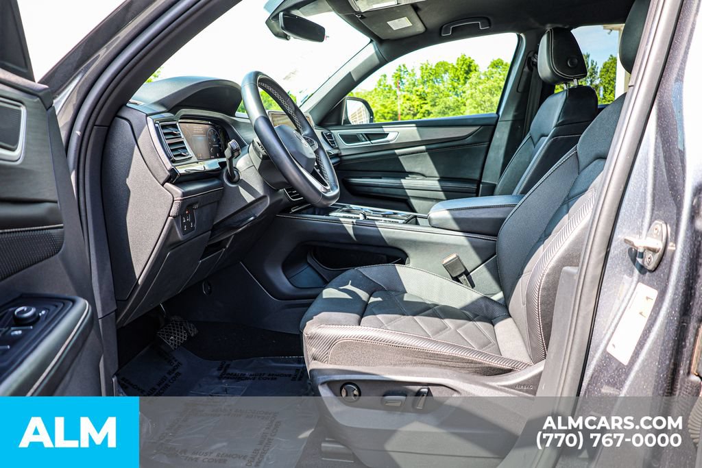 Used 2024 Volkswagen Atlas Cross Sport SE FWD image 18