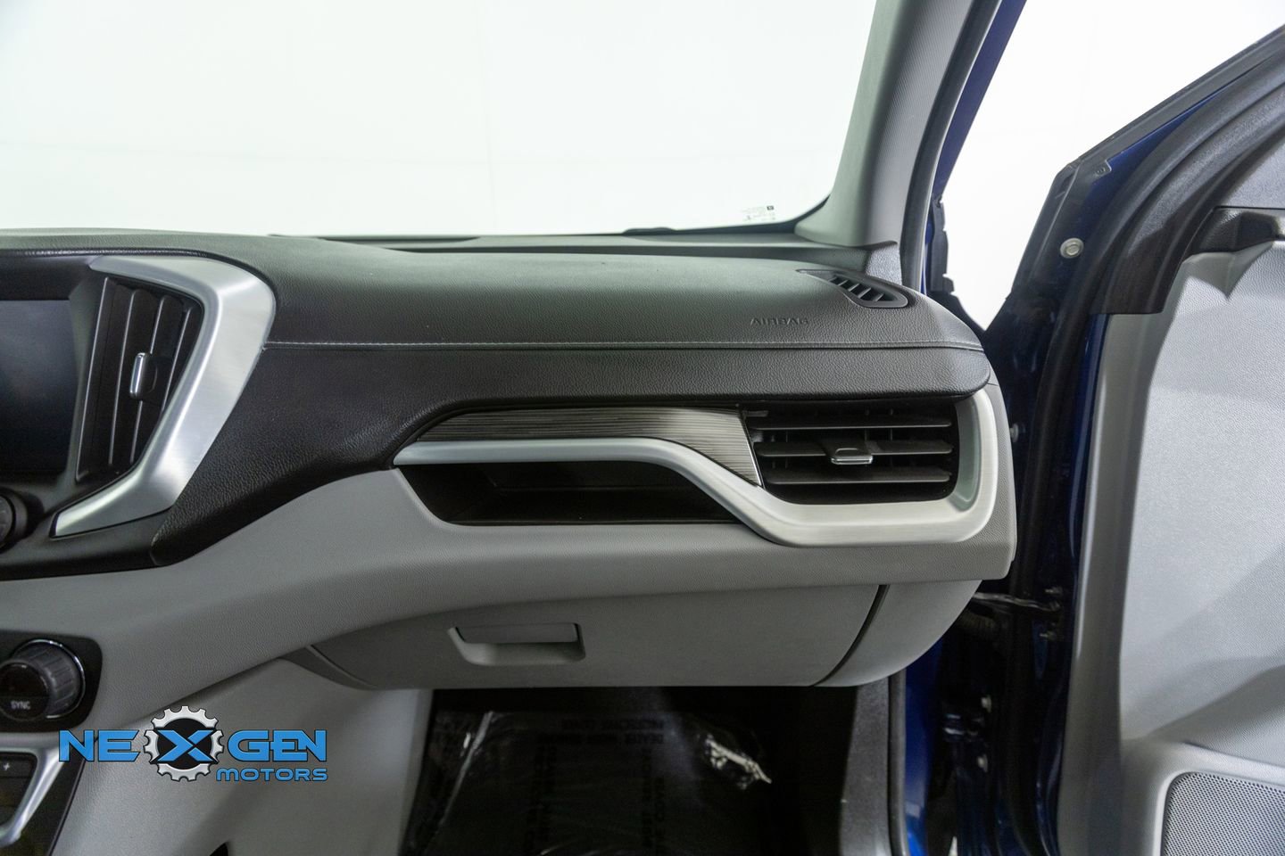 Used 2022 GMC Terrain SLE w/ Driver Convenience Package image 40