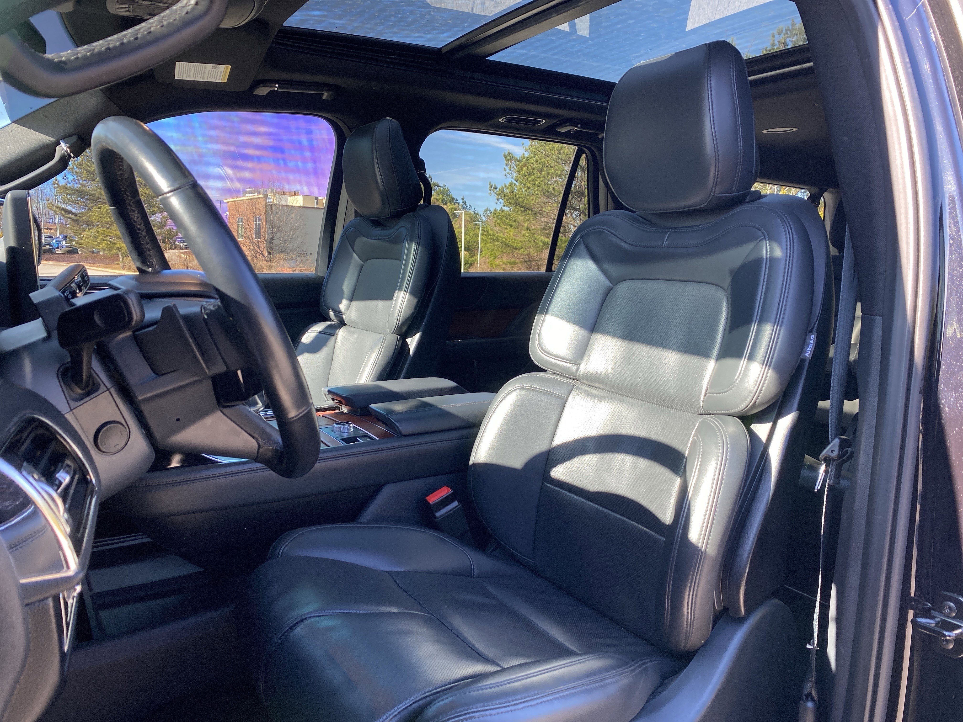 Used 2024 Lincoln Navigator L 4WD image 7