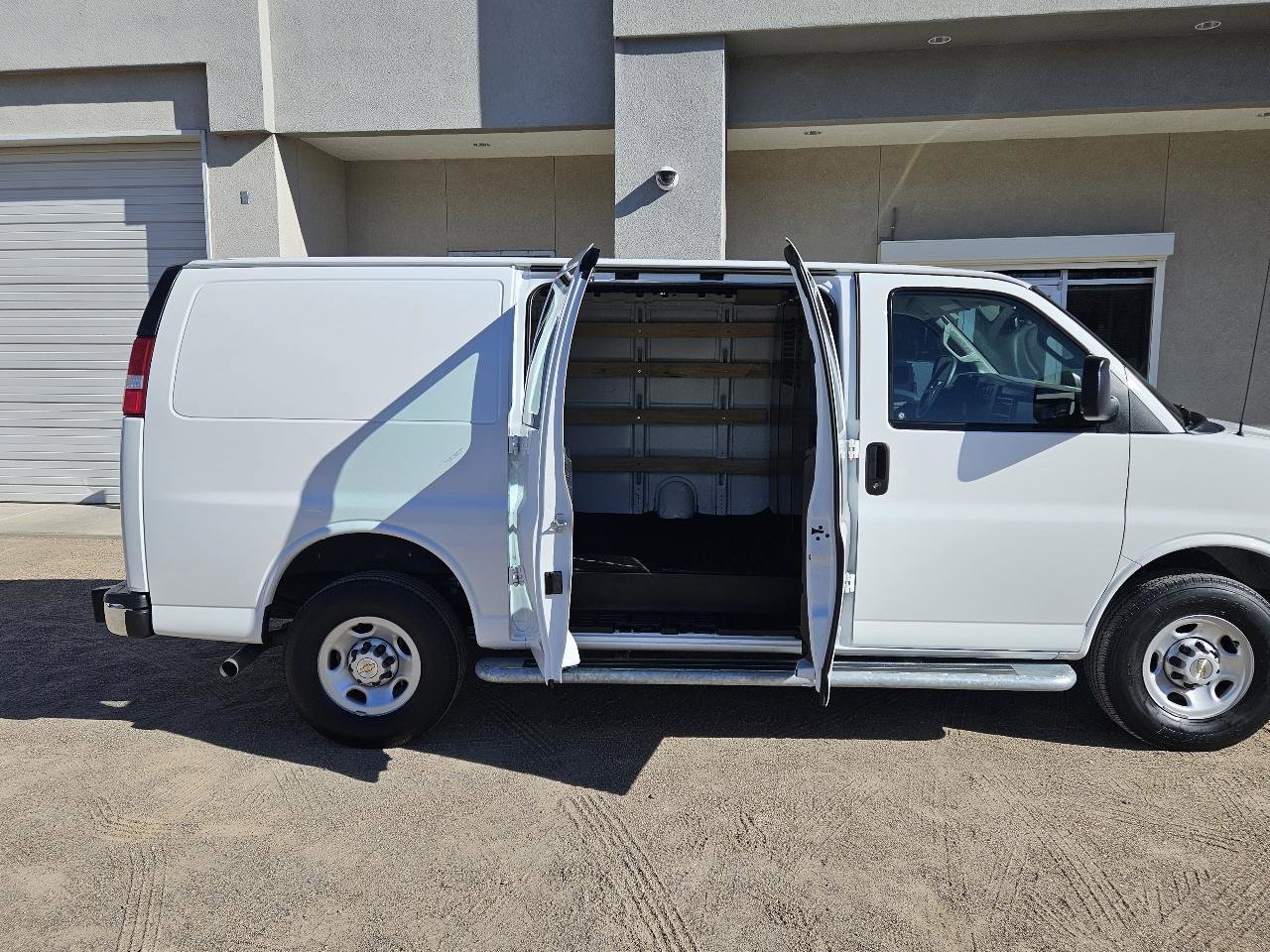 Used 2024 Chevrolet Express 2500 w/ Driver Convenience Package image 7