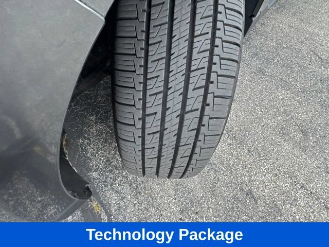 Used 2015 Ford Edge Titanium w/ Equipment Group 302A AWD/4WD image 3