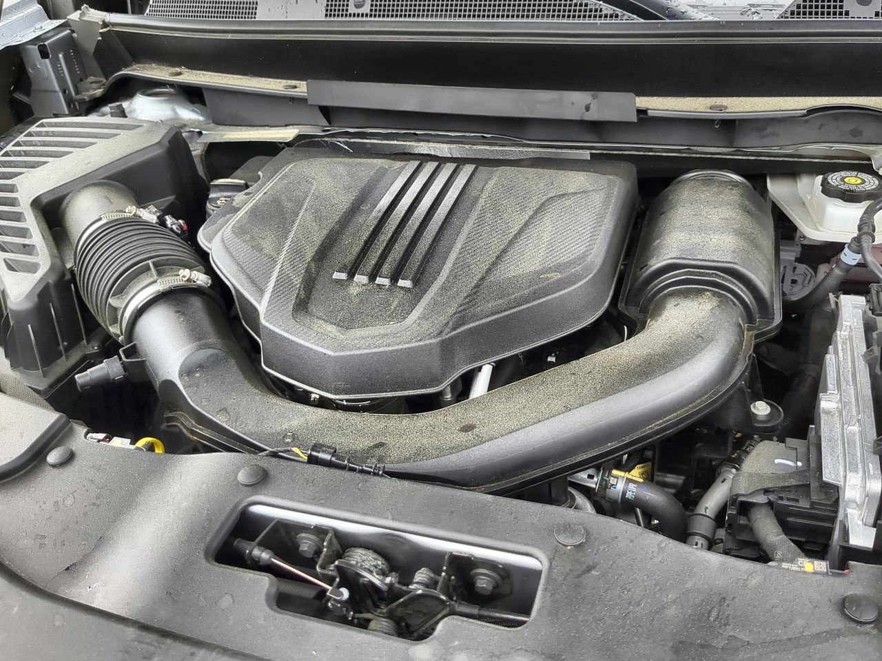 Used 2025 GMC Acadia Elevation image 30