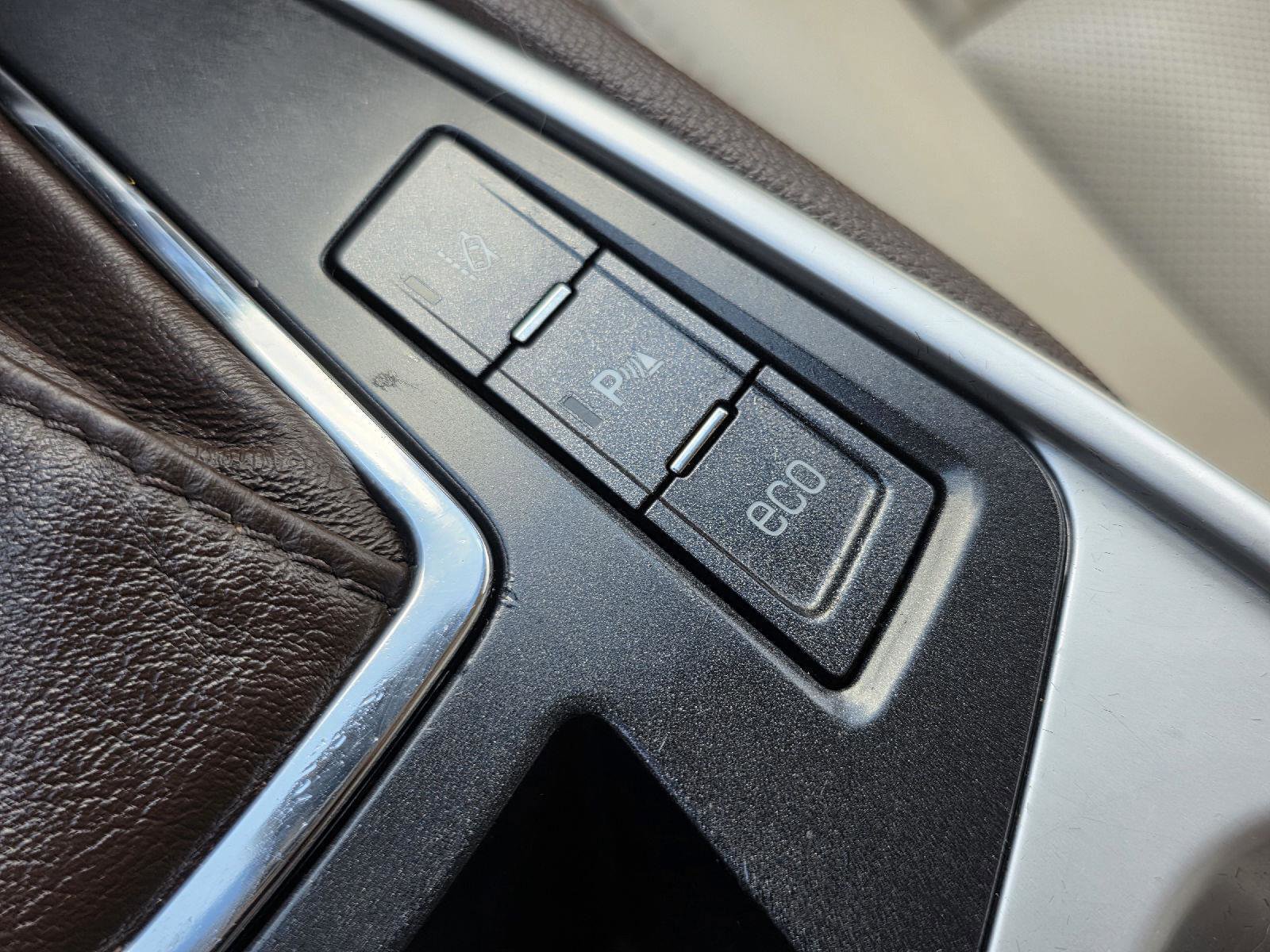 Used 2015 Cadillac SRX Luxury w/ Trailering Package image 19
