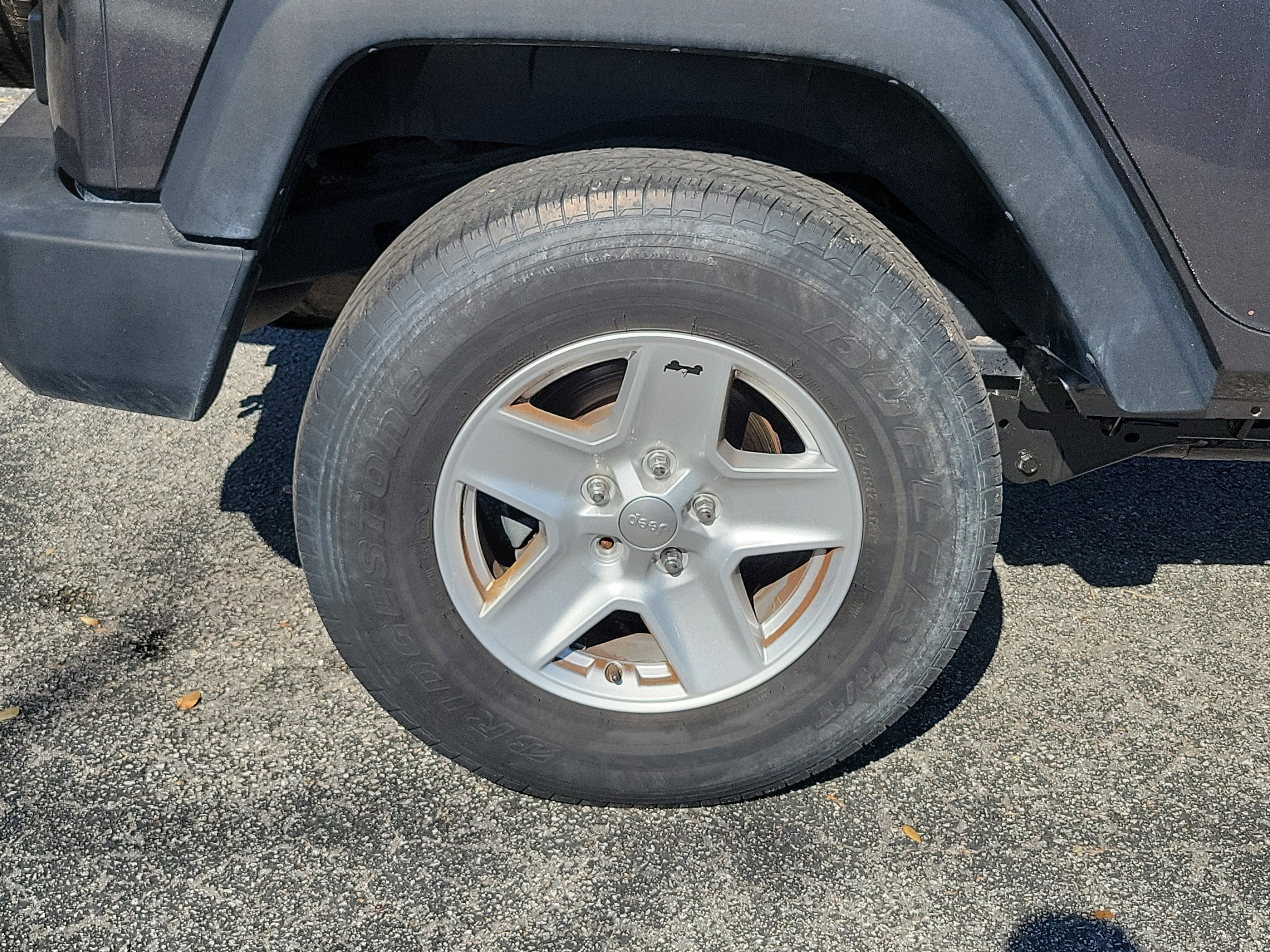 Used 2018 Jeep Wrangler Unlimited Sport w/ Connectivity Group AWD/4WD image 33