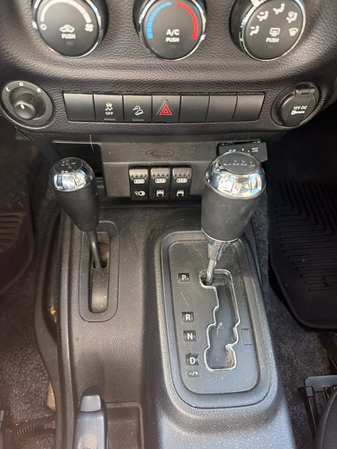 Used 2015 Jeep Wrangler Sport w/ Quick Order Package 24S AWD/4WD image 18