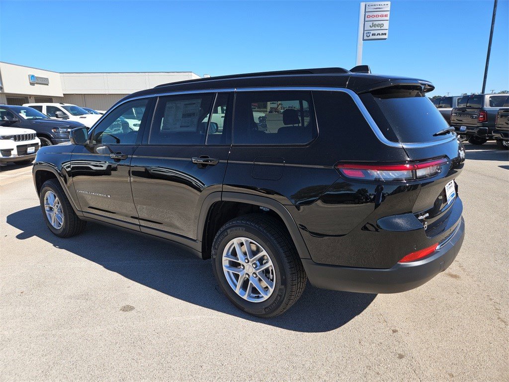 New 2025 Jeep Grand Cherokee L Laredo w/ Luxury Tech Group I image 3