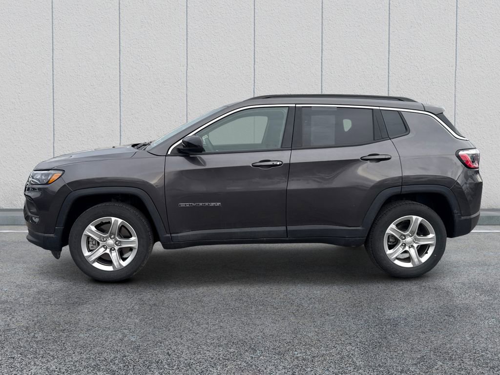 Used 2023 Jeep Compass Latitude image 4