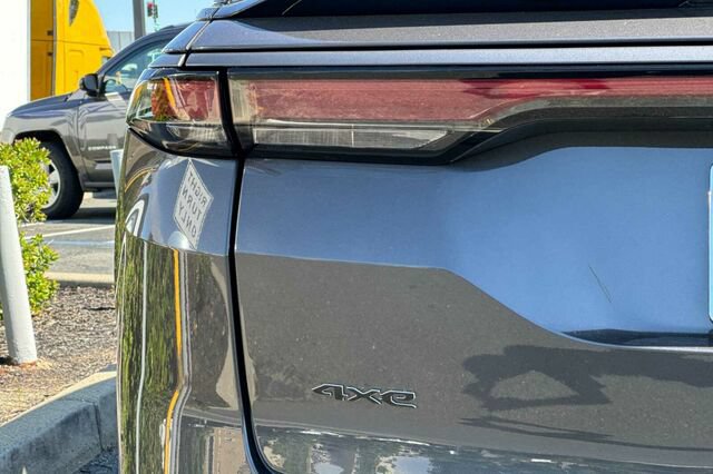New 2025 Jeep Wagoneer S Launch Edition AWD/4WD image 23