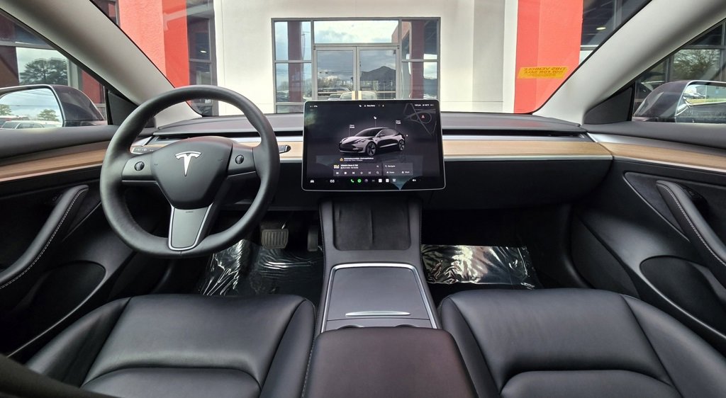 Used 2023 Tesla Model 3 Standard Range image 19