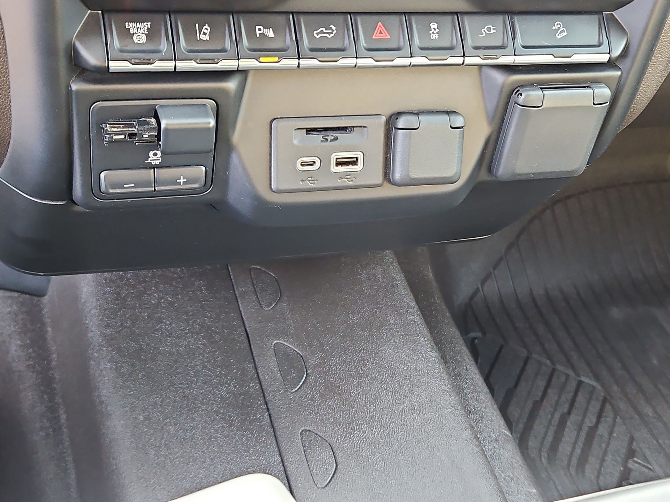 Used 2021 Chevrolet Silverado 3500 LTZ image 25