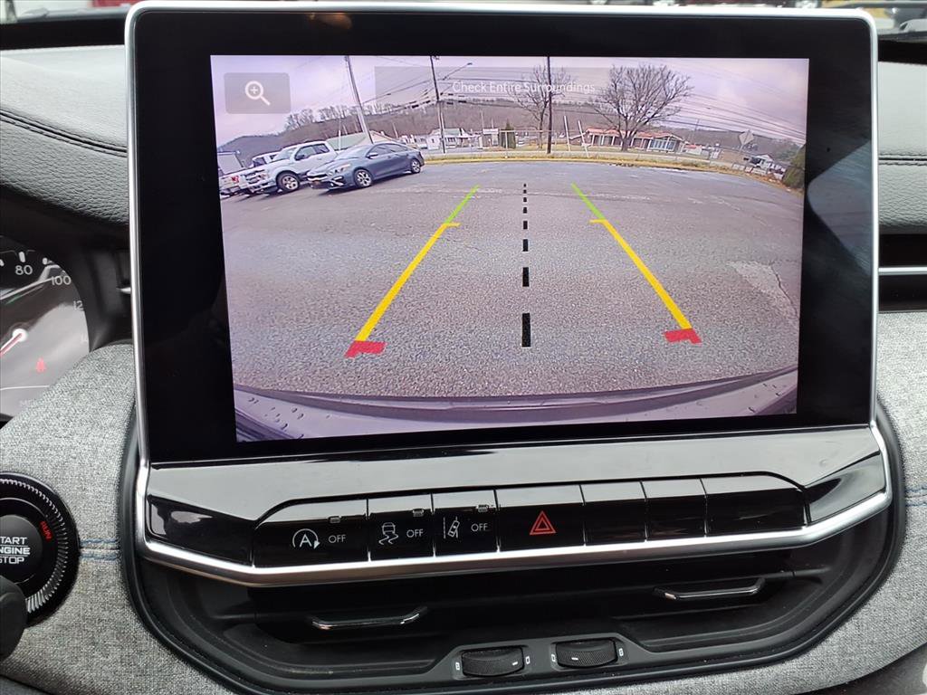 Used 2024 Jeep Compass Latitude image 21