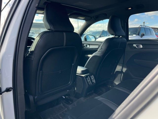 Used 2021 Volvo XC40 P8 Recharge w/ Advanced Package image 9