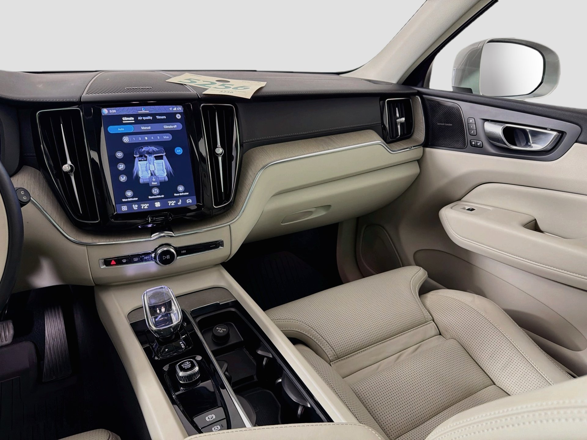 Certified 2023 Volvo XC60 B5 Ultimate w/ Climate Package FWD image 26