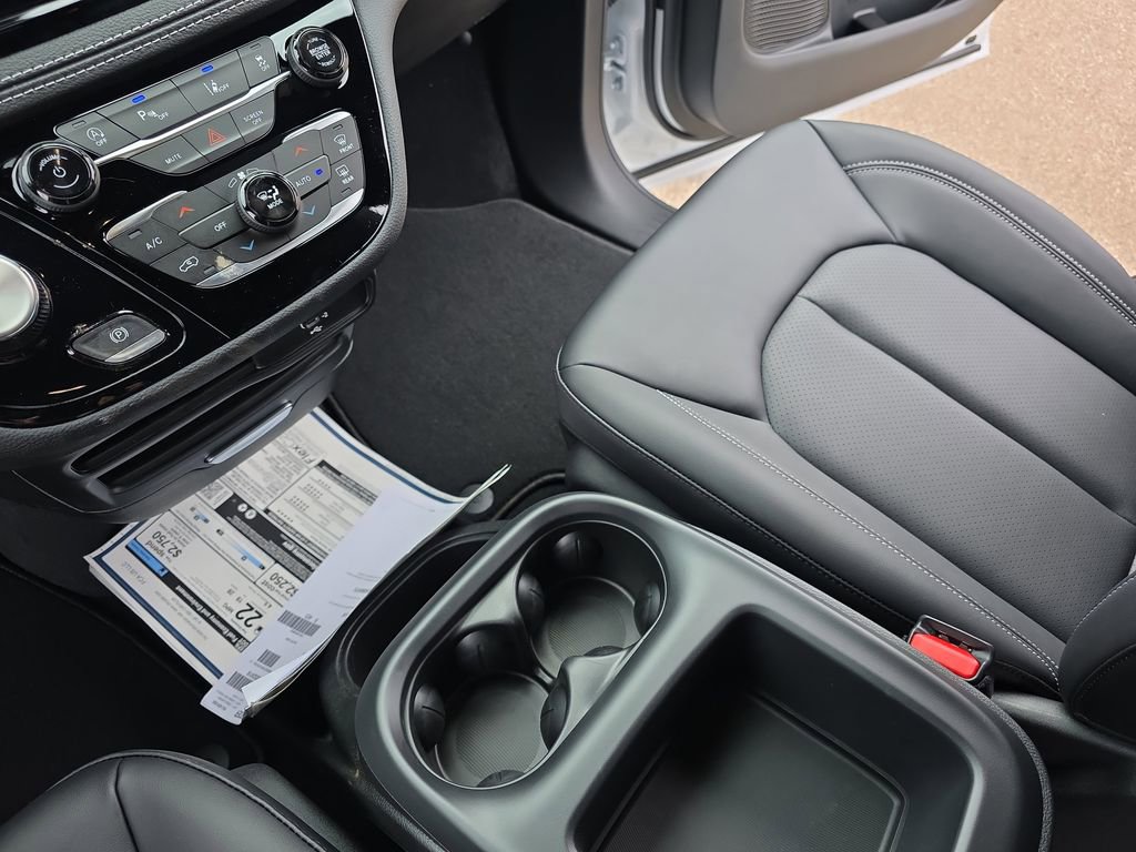 New 2026 Chrysler Pacifica Select image 26