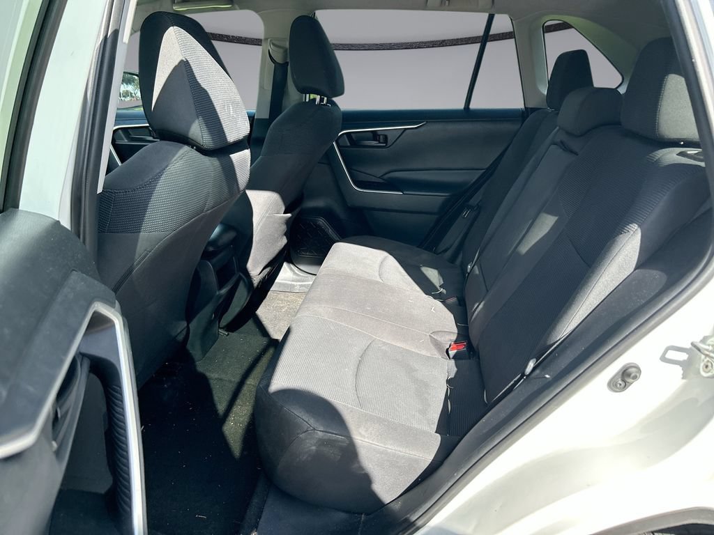 Used 2019 Toyota RAV4 LE FWD image 27