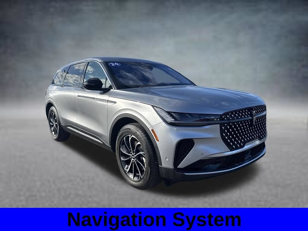 Used 2024 Lincoln Nautilus Premier AWD/4WD image 4