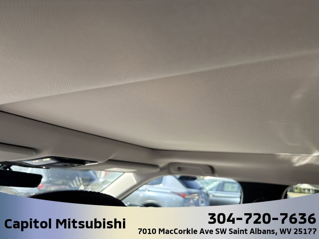 New 2025 Mitsubishi Outlander SEL image 15