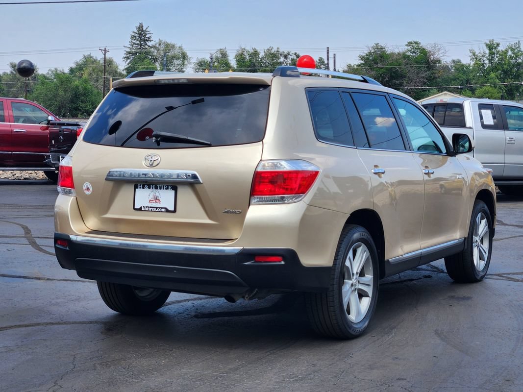 Used 2012 Toyota Highlander Limited w/ Tow Pkg AWD/4WD image 8