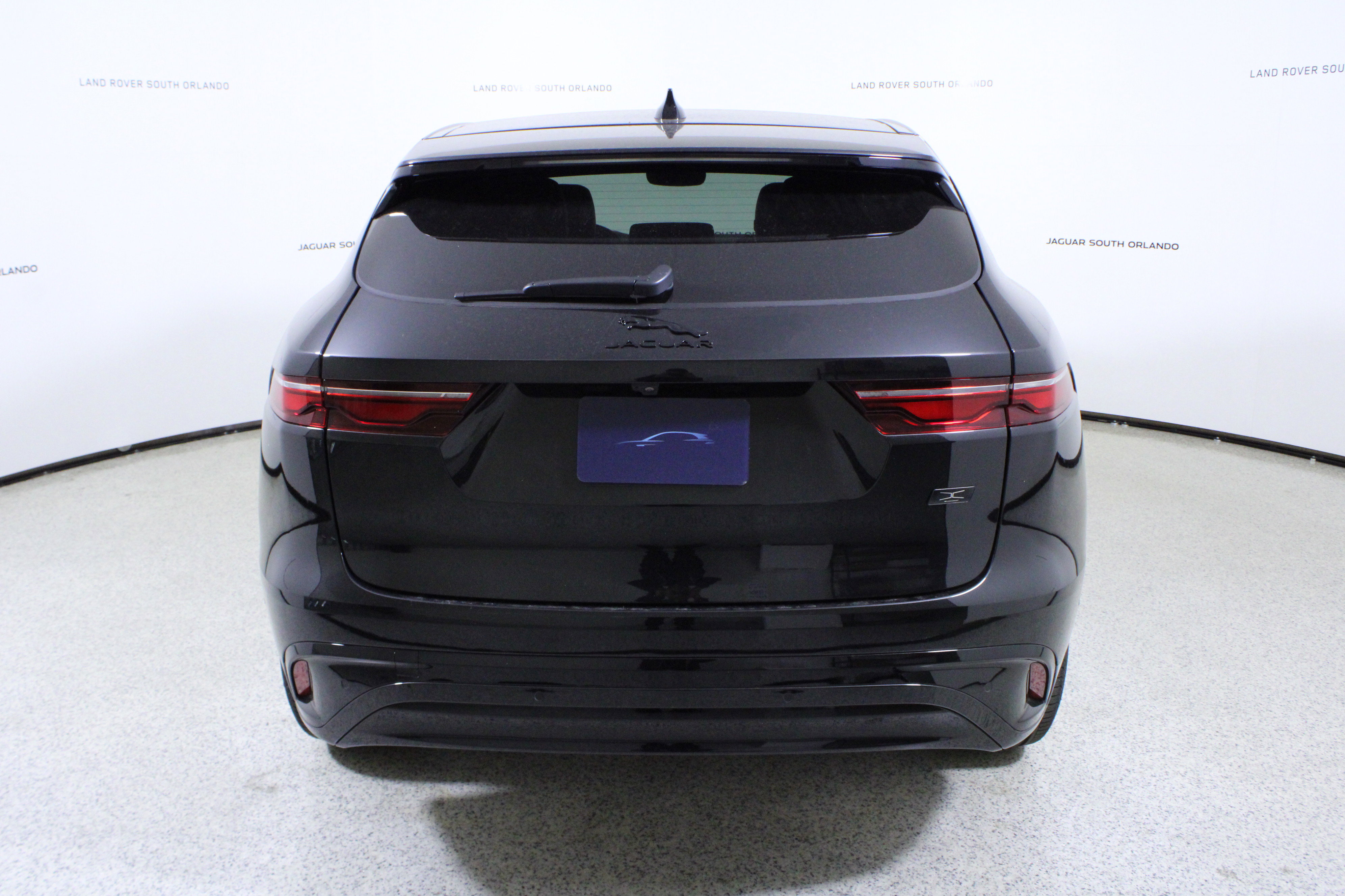 New 2026 Jaguar F-PACE R-Dynamic S image 6