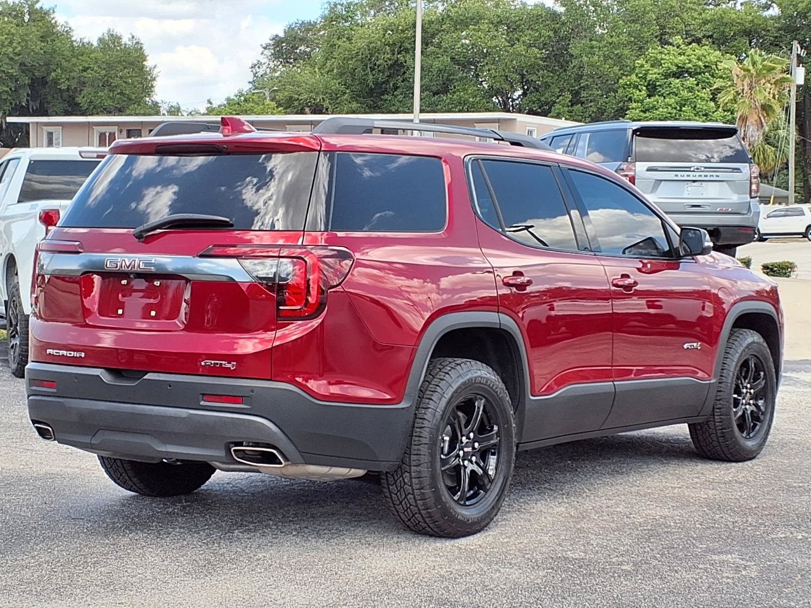 Certified 2023 GMC Acadia AT4 w/ Technology Package AWD/4WD image 4