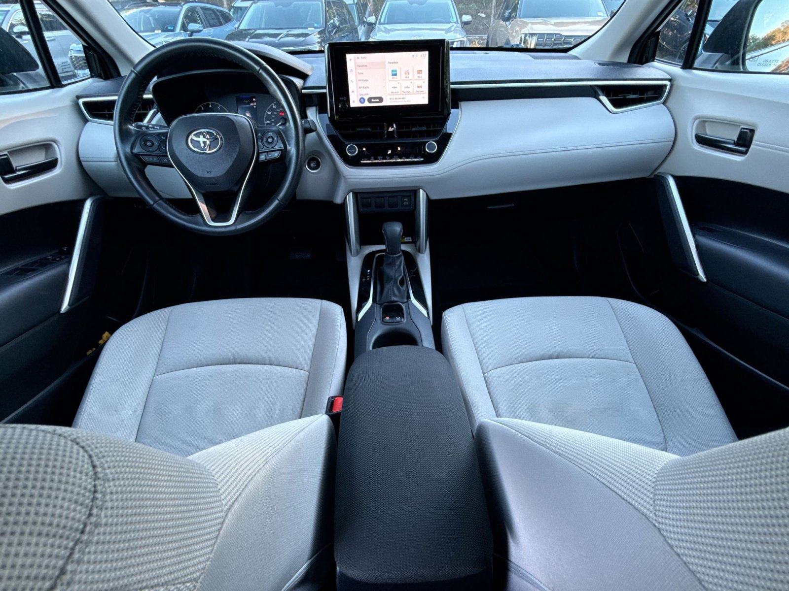 Used 2023 Toyota Corolla Cross LE AWD/4WD image 29
