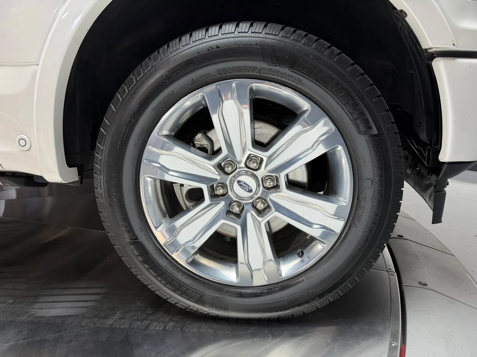 Used 2018 Ford F150 Platinum w/ Equipment Group 701A Luxury AWD/4WD image 7
