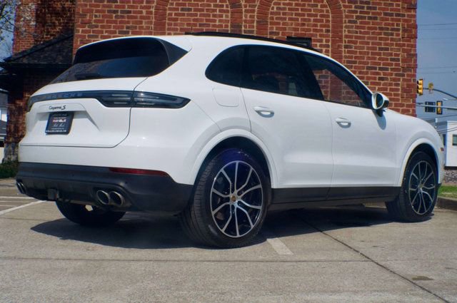 Used 2021 Porsche Cayenne S AWD/4WD image 5