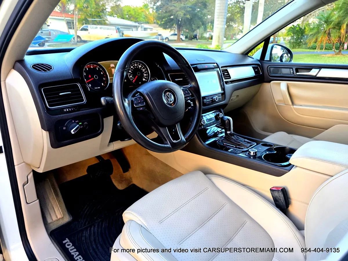 Used 2011 Volkswagen Touareg Sport image 35