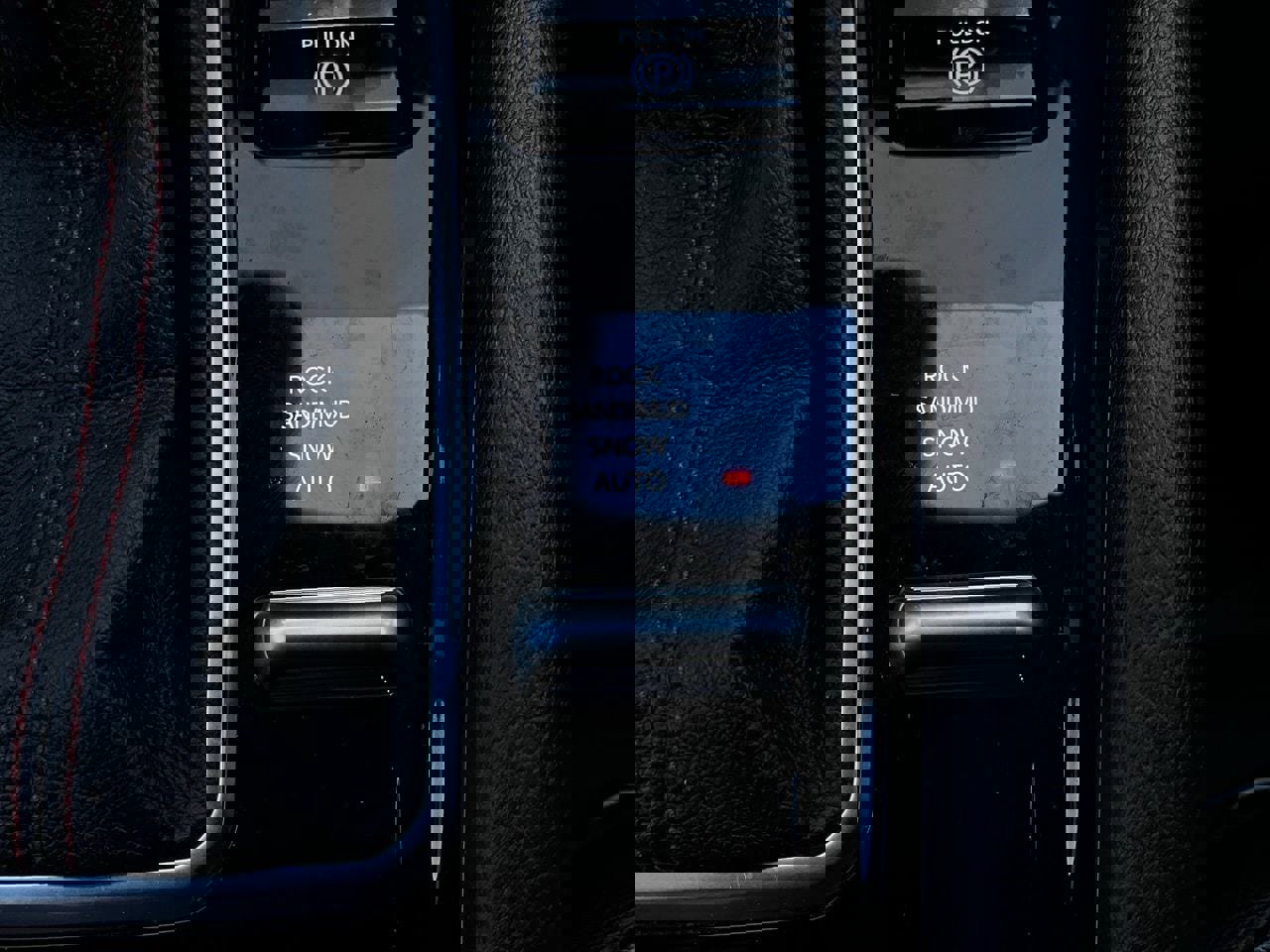 Used 2025 Jeep Compass Trailhawk image 23