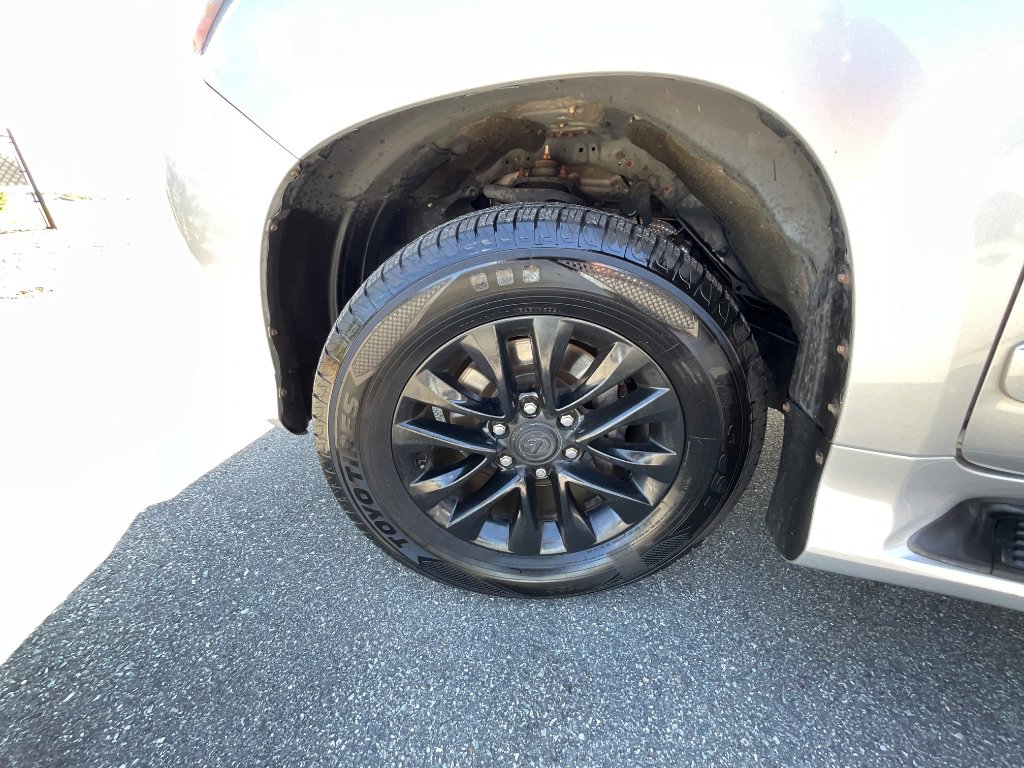 Used 2015 Lexus GX 460 image 10