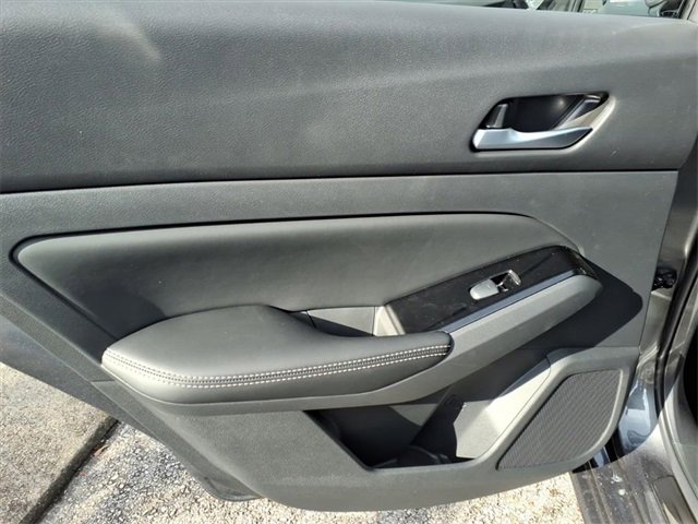 New 2025 Nissan Altima 2.5 SL image 9