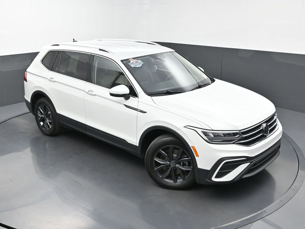 Used 2024 Volkswagen Tiguan SE image 30