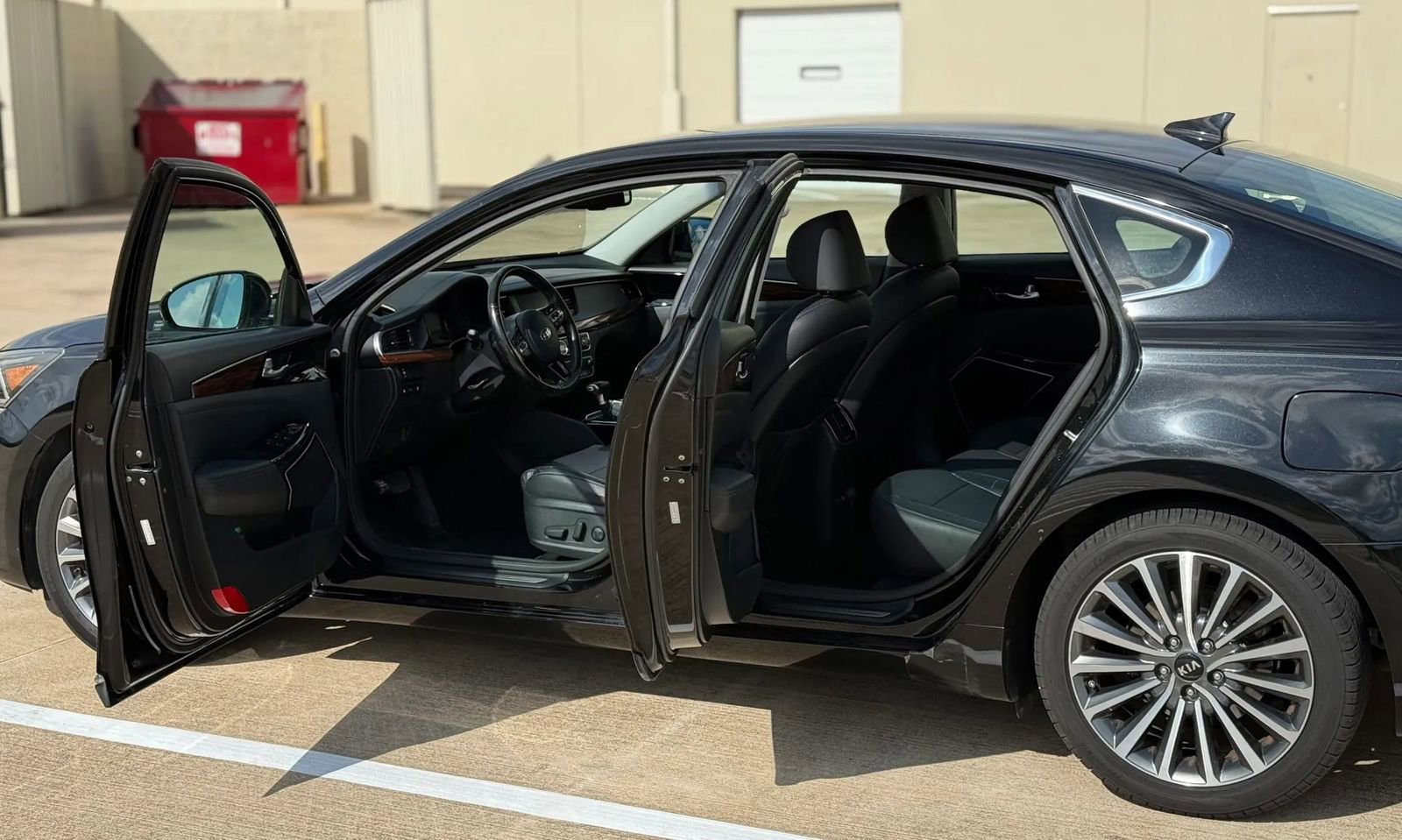 Used 2017 Kia Cadenza Premium FWD image 11