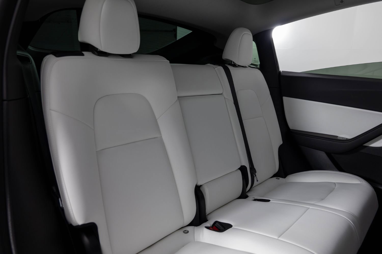 Used 2021 Tesla Model Y Long Range image 26